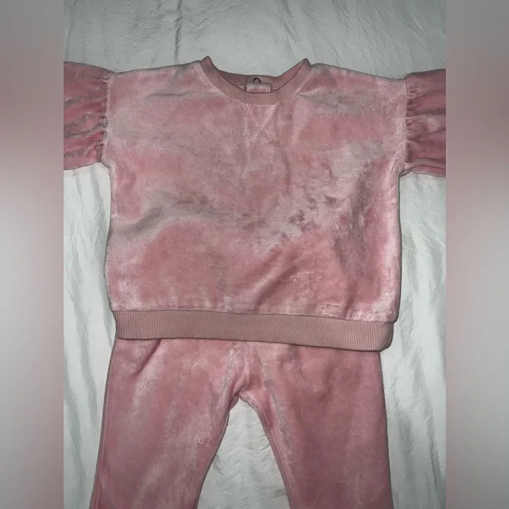 BLOOMIE’S BABY VELOUR OUTFIT 6/12M